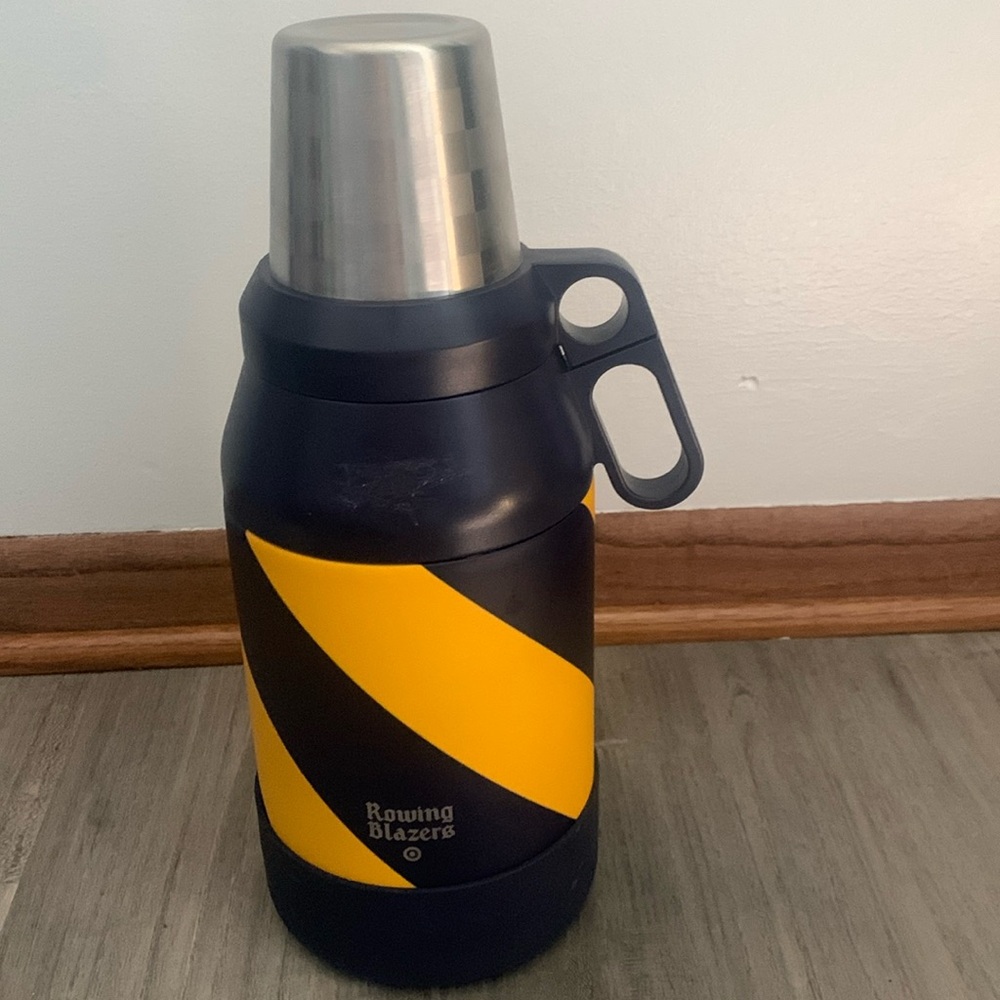 Rowing Blazers 64 Oz Insulated Growler with 4 Cups.